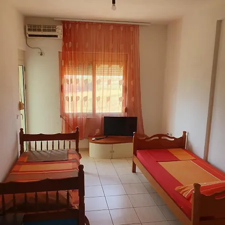 Xhafaj Apartmán *